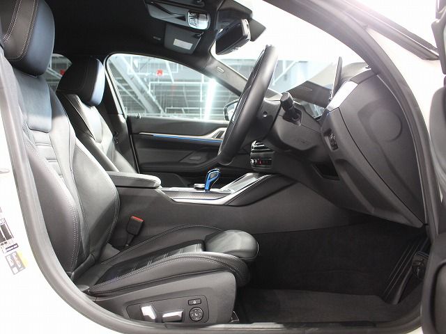 G26 i4 eDrive40 RHD