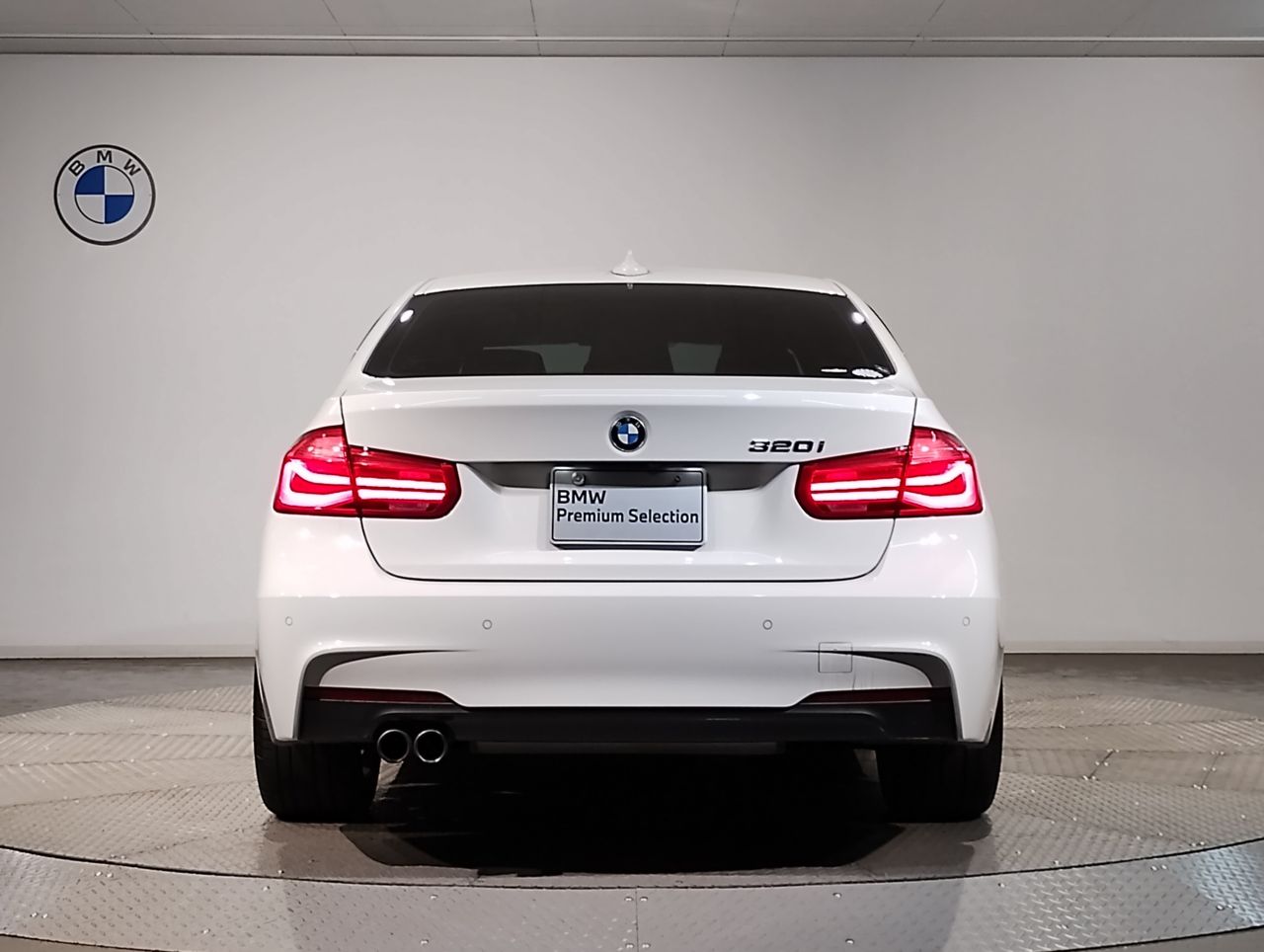 320I SEDAN RHD