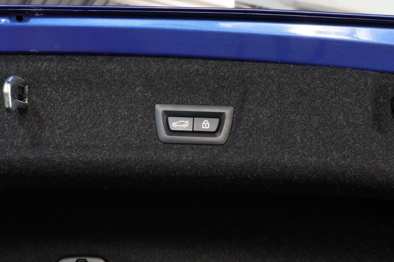 320d xDrive Berline RHD