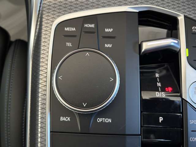 320d xDrive Berline RHD
