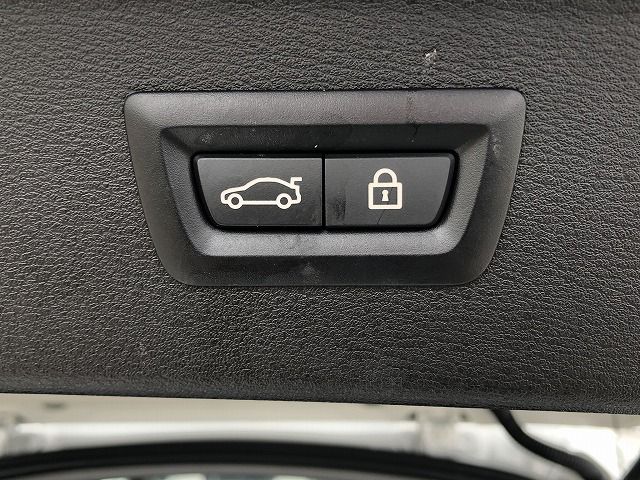 X1 sDrive18i RHD