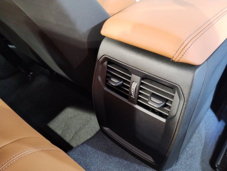 M240i xDrive Coupé RHD