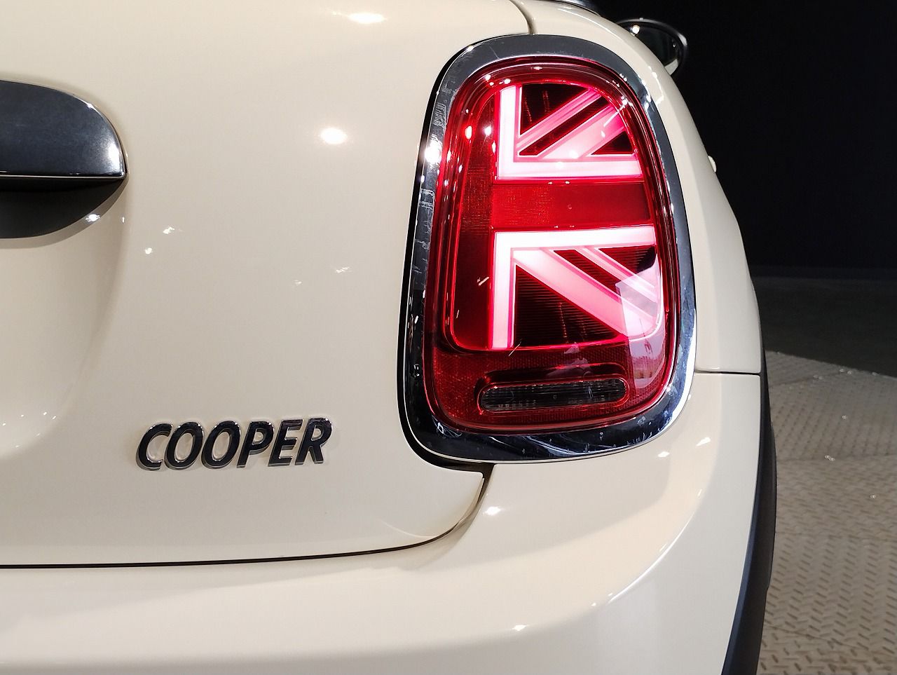 F56 MINI Cooper 3-Door Hatch LCI