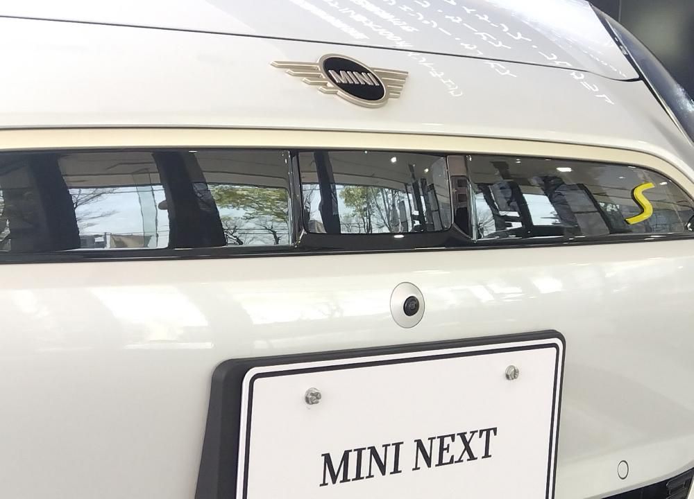 J01 MINI Cooper SE
