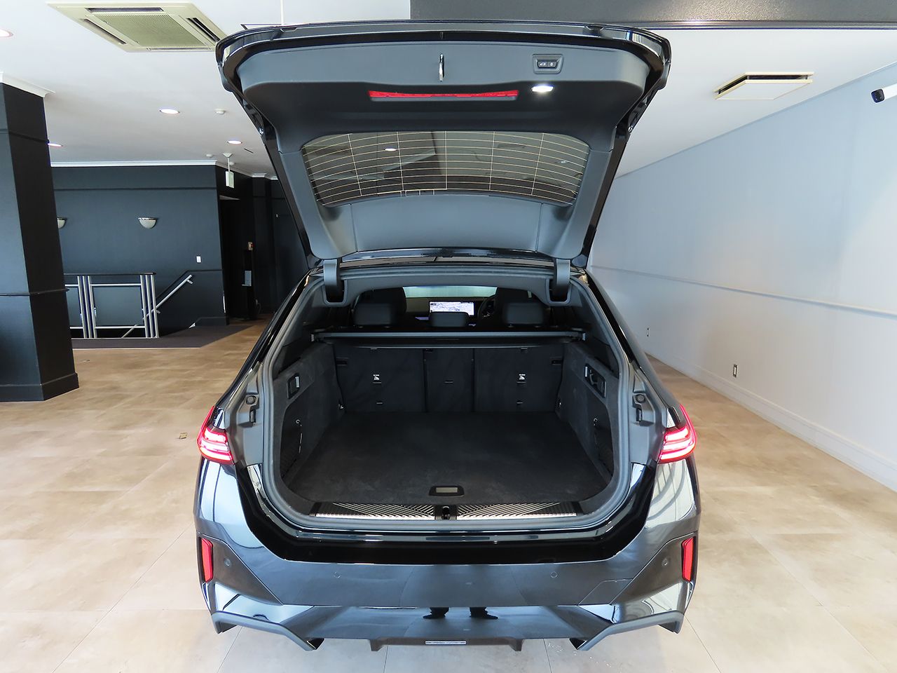 BMW i5 eDrive40 M Sport RHD