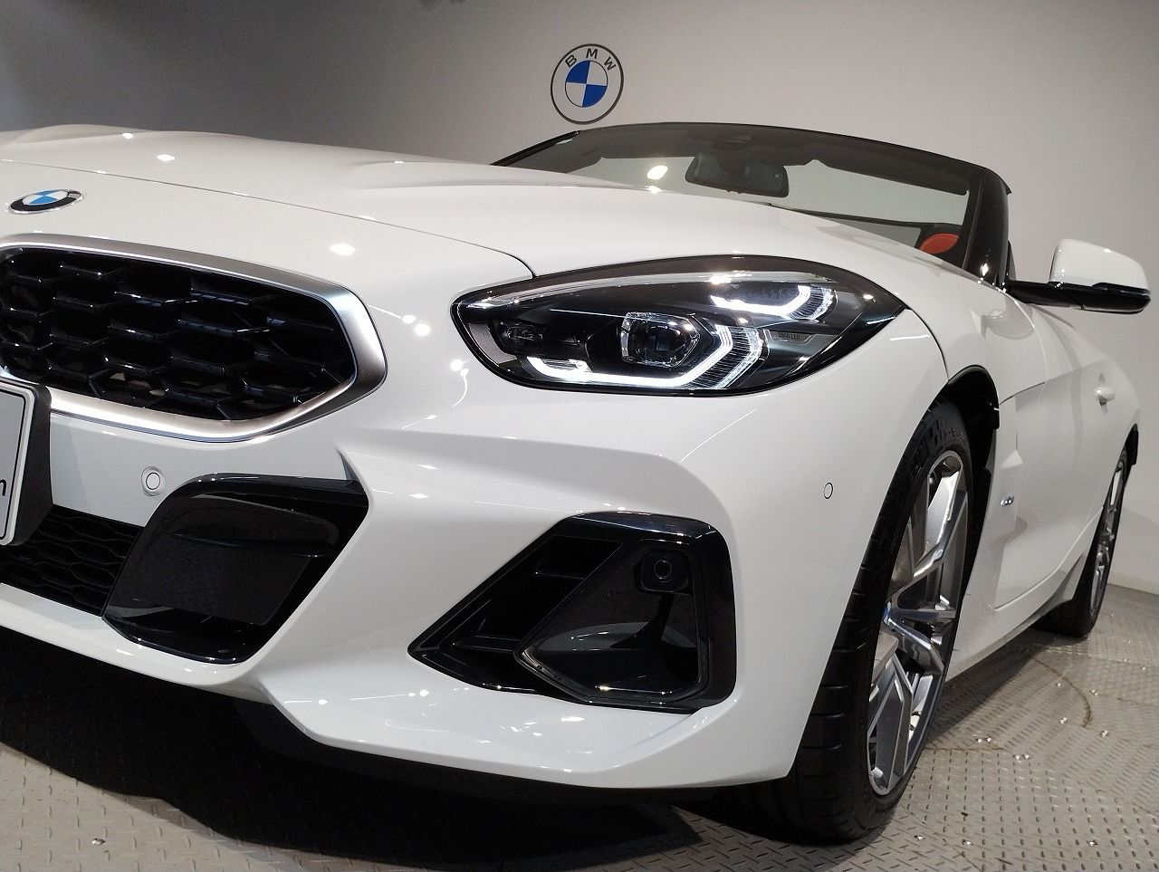 G29 z4 sDrive20i RHD