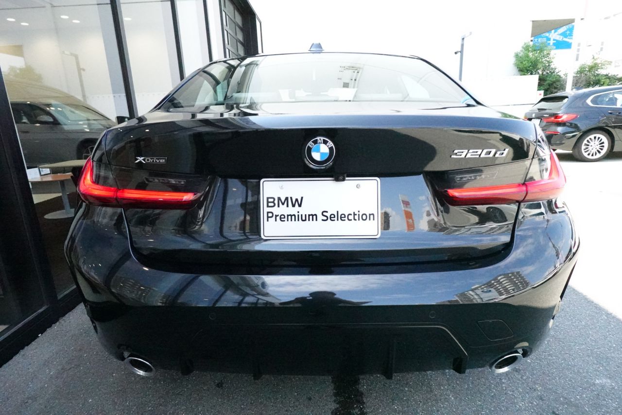 320d xDrive Berline RHD