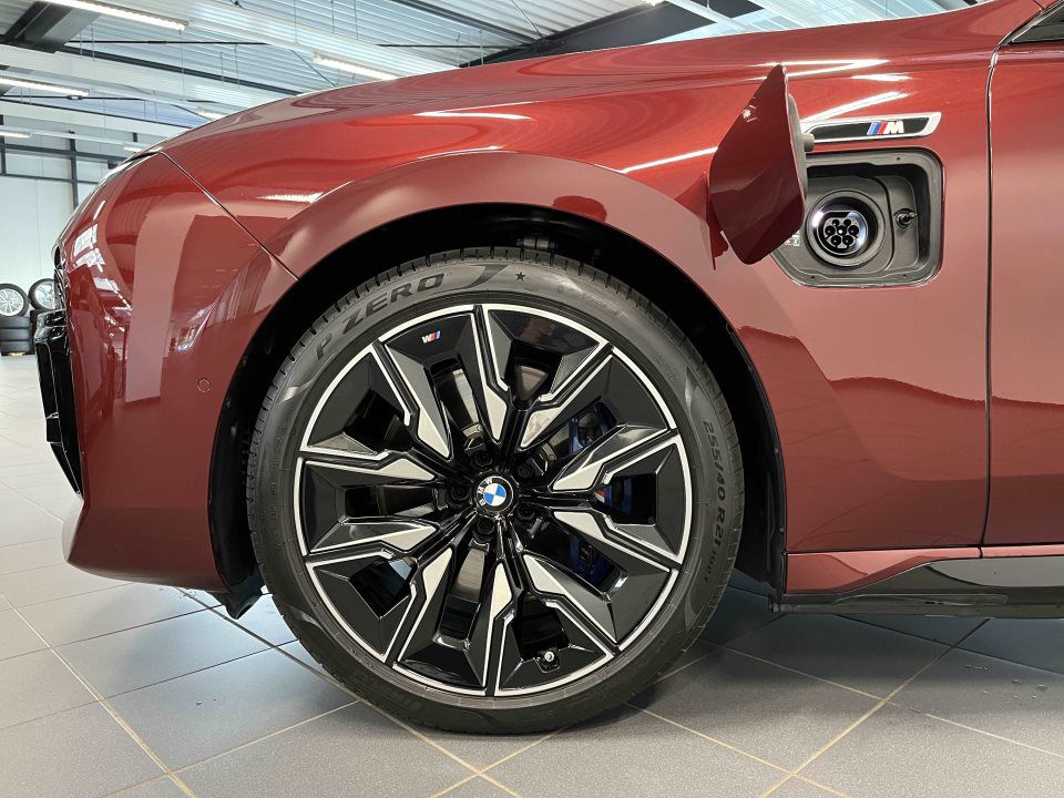 BMW 760