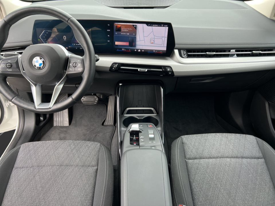 BMW 218