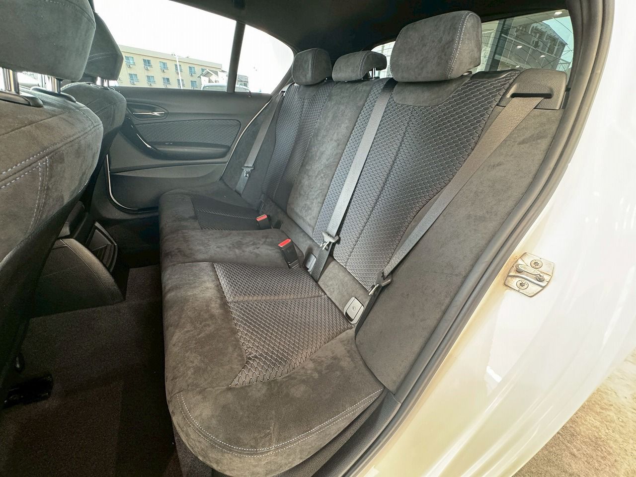 118D 5DOOR RHD