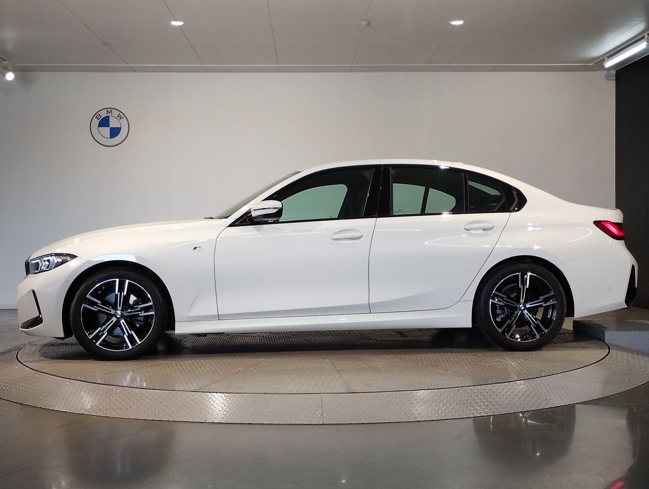 320d xDrive Berline RHD