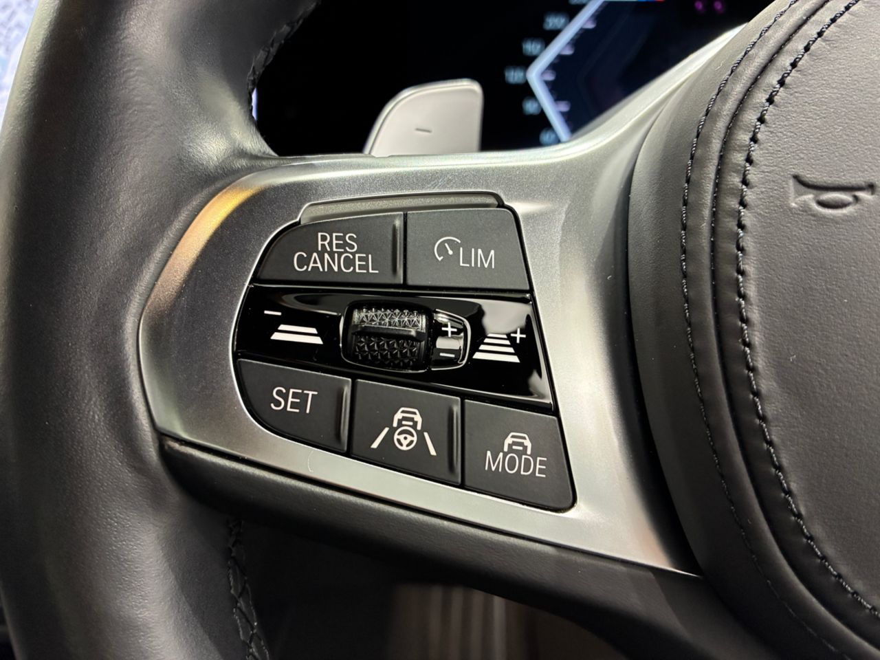 320d xDrive Berline RHD