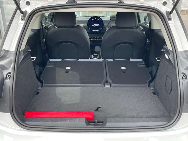 J01 MINI Cooper E