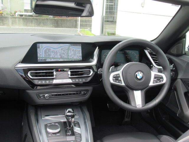 G29 Z4 M40i RHD