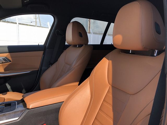 G21 320i RHD