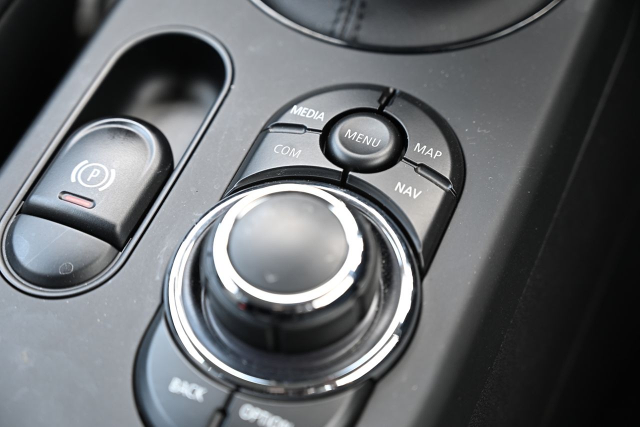 MINI Cooper F56 RHD