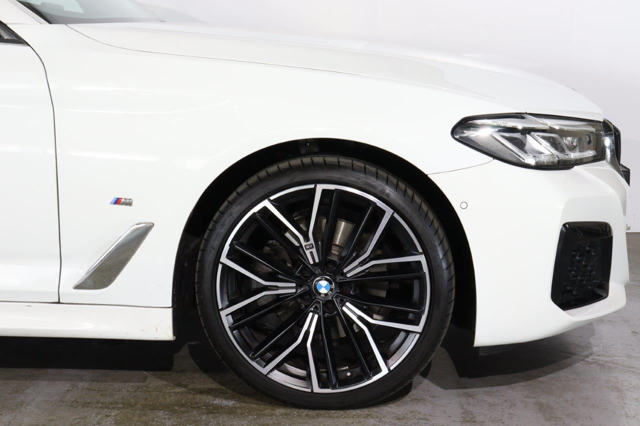 520d xDrive Touring RHD