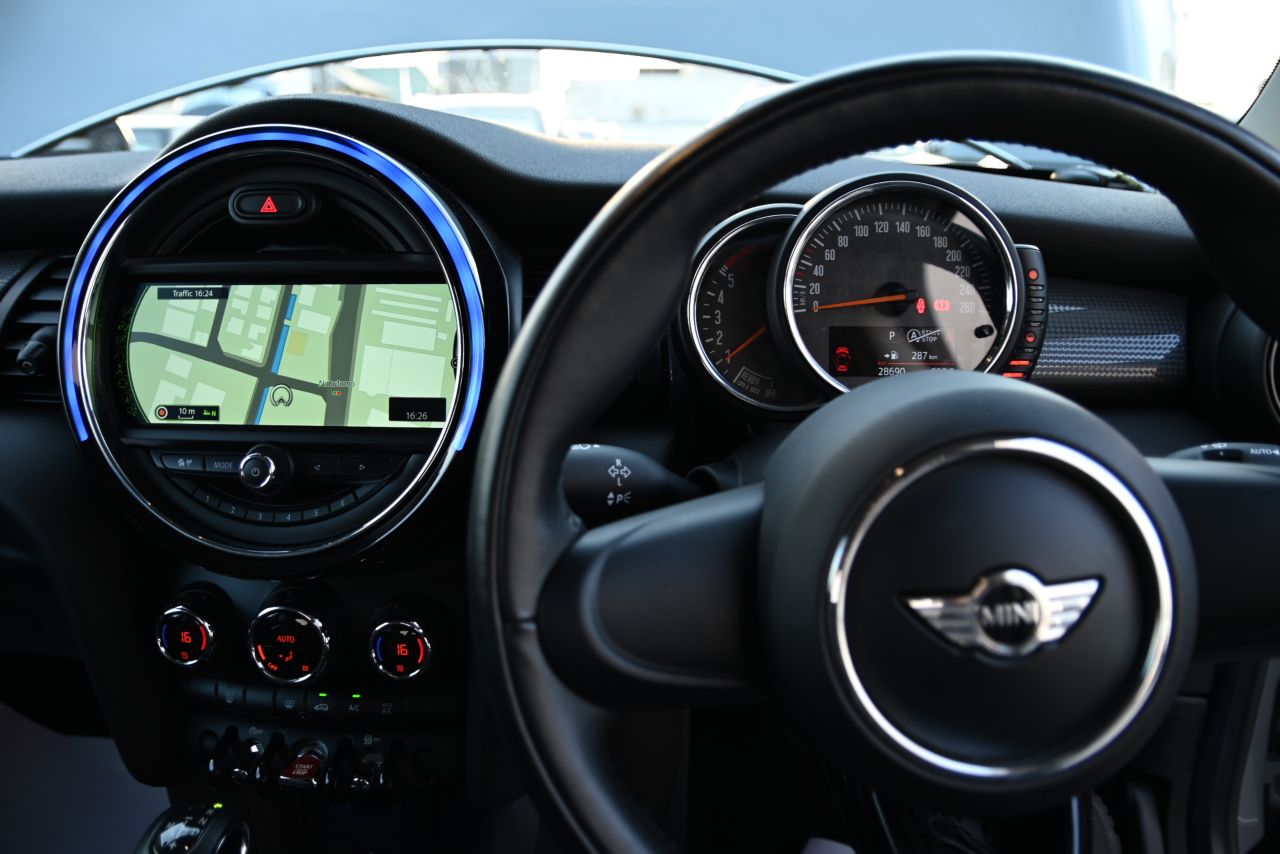 F56 COOPER D (AT)