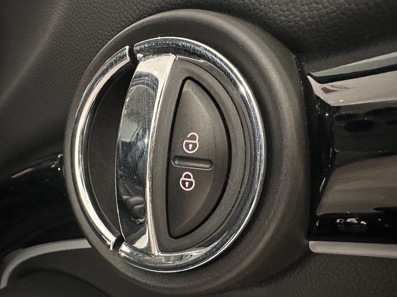 F55 COOPER S D(AT)