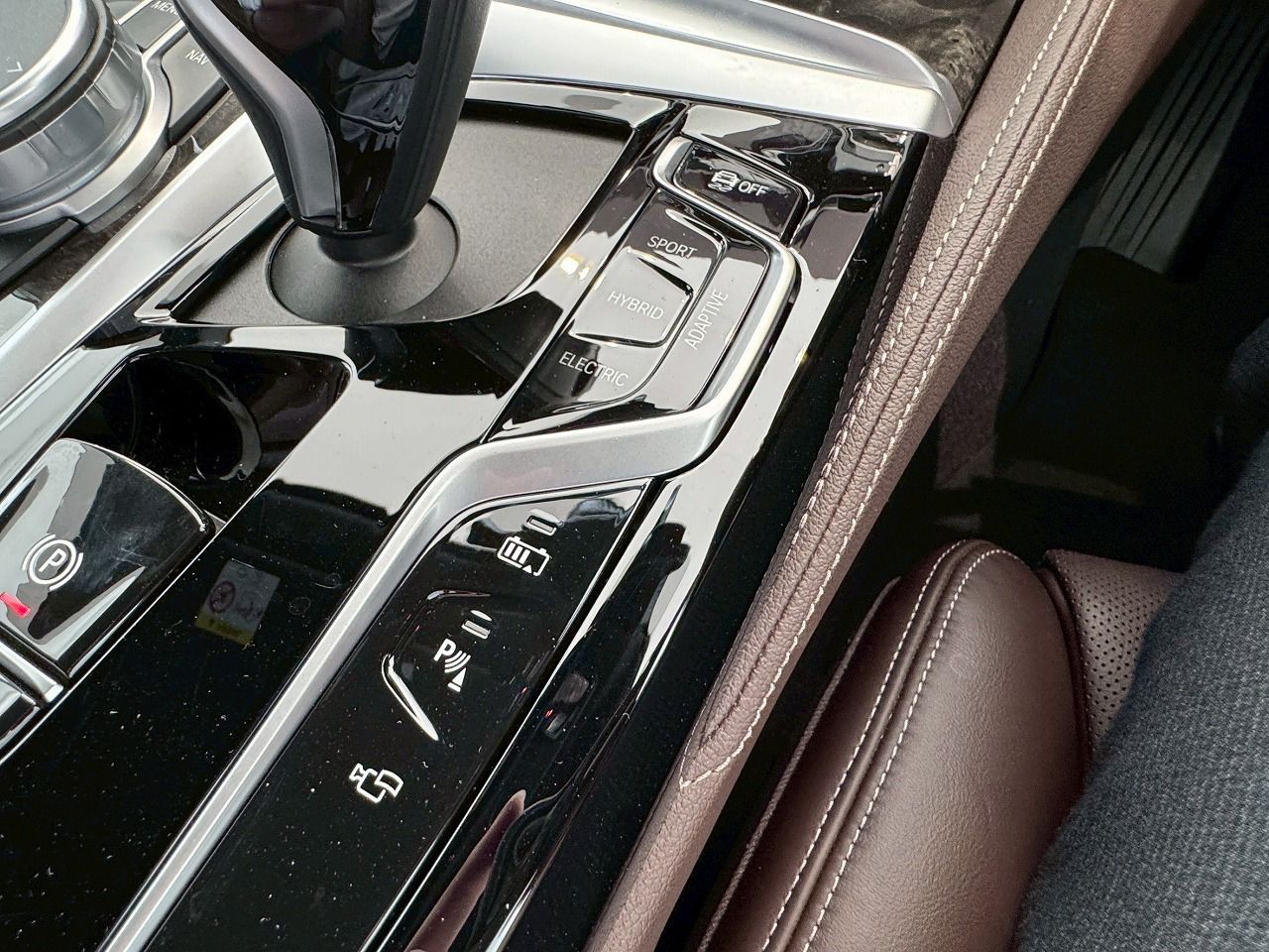 530e Sedan RHD