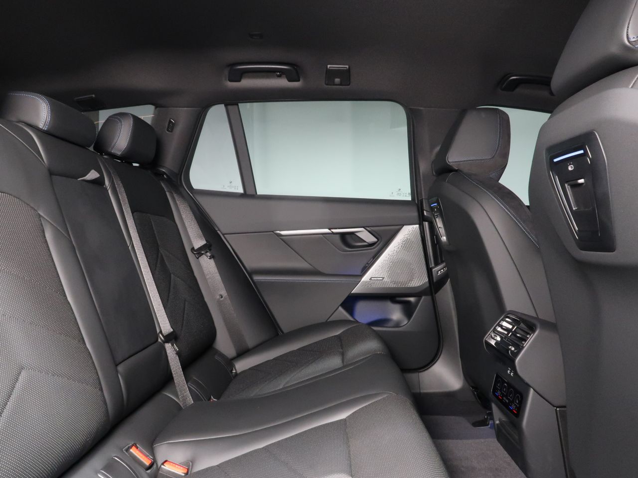 BMW i5 eDrive40 M Sport RHD