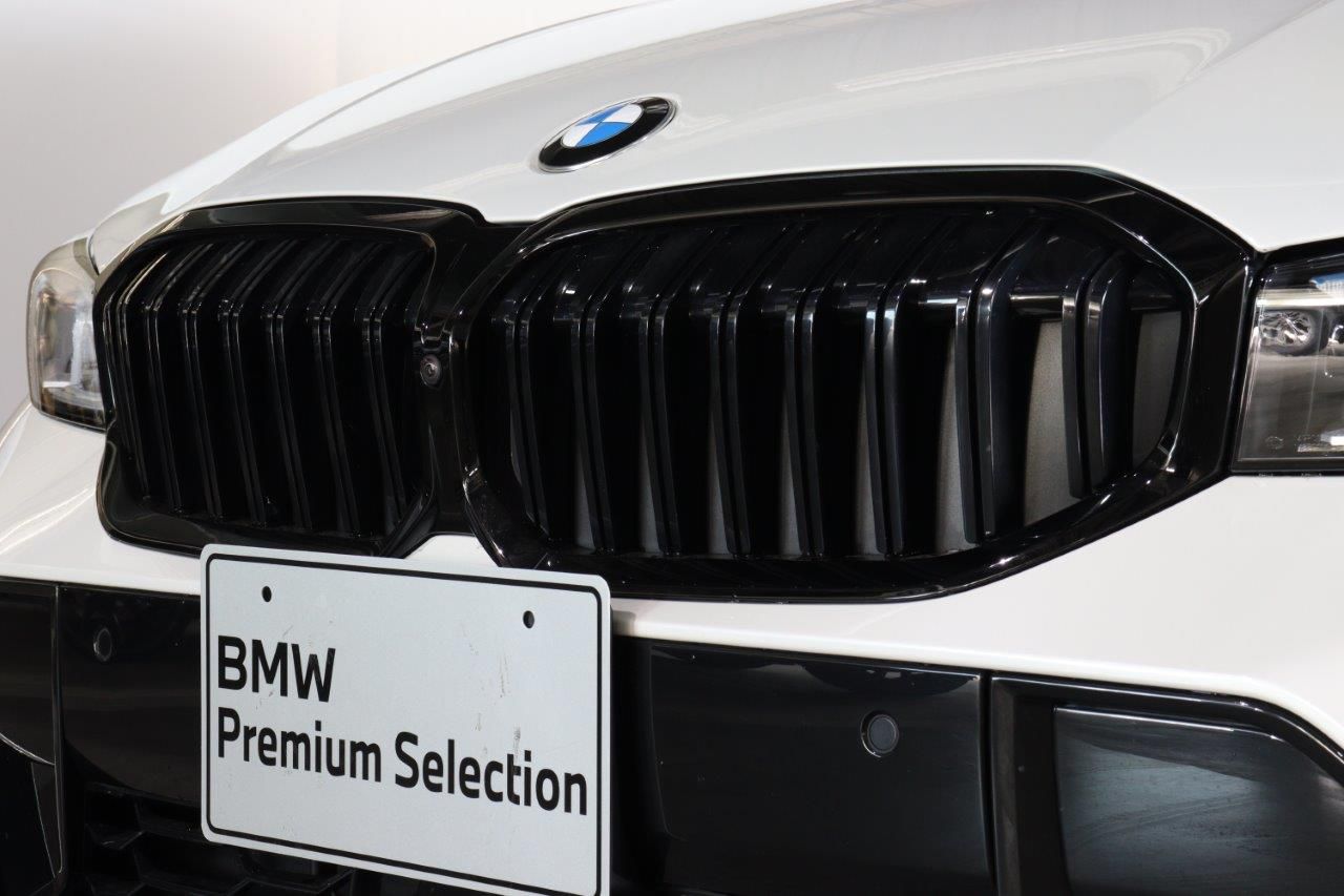 320d xDrive Berline RHD