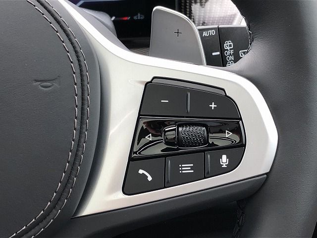 X7 xDrive40d RHD US