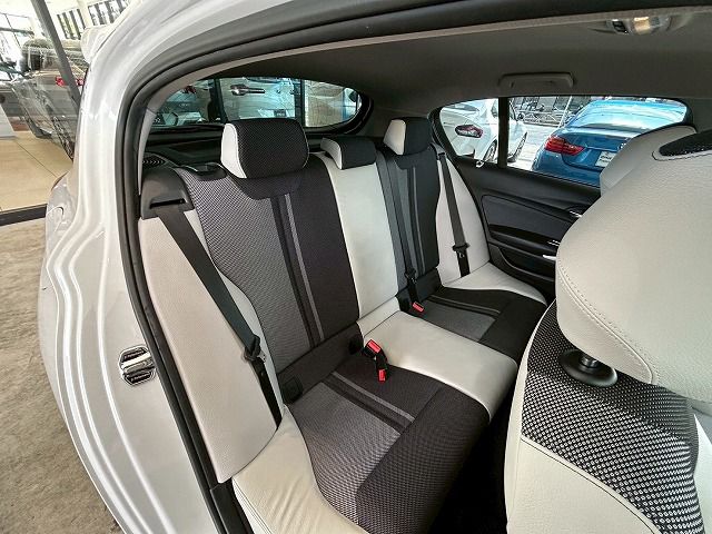 118 5DOOR RHD