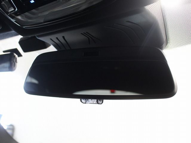 G26 i4 eDrive40 RHD