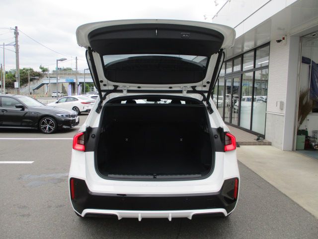 U11 iX1 xDrive30