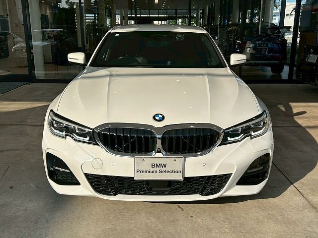G20 320d xDrive RHD Saloon