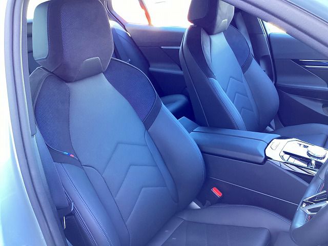 BMW i5 M60 xDrive Sedan RHD