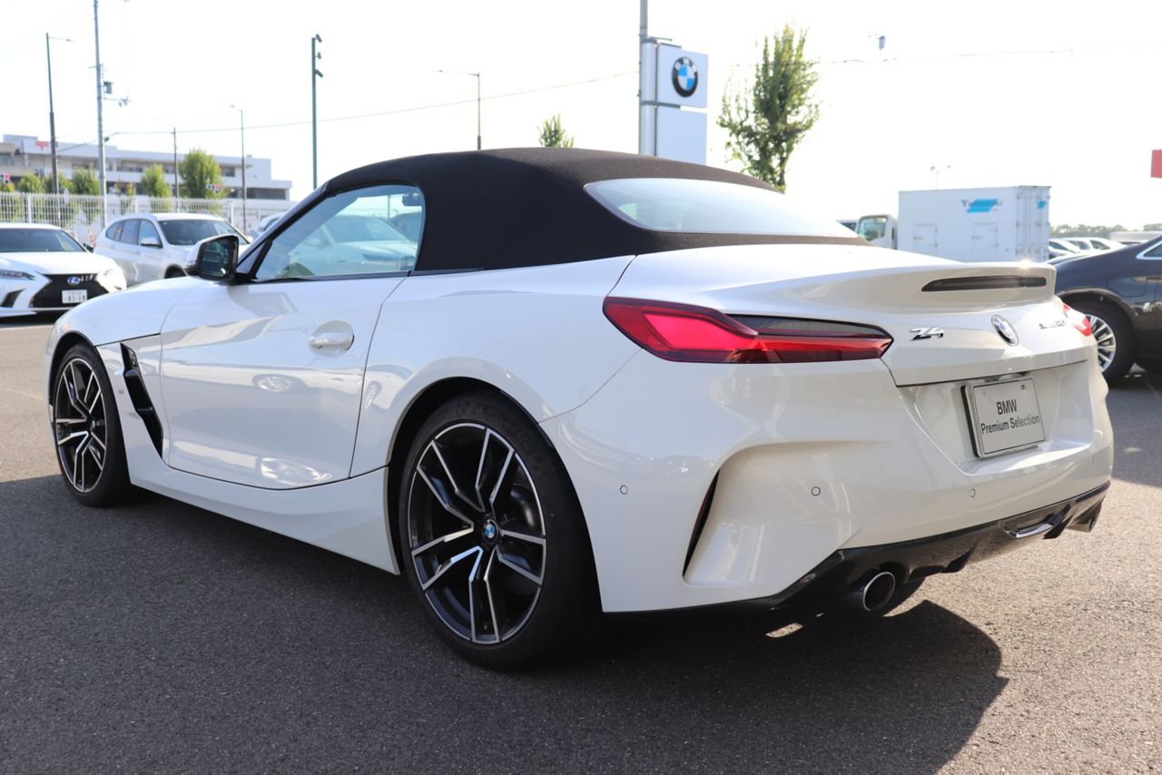 G29 z4 sDrive20i RHD