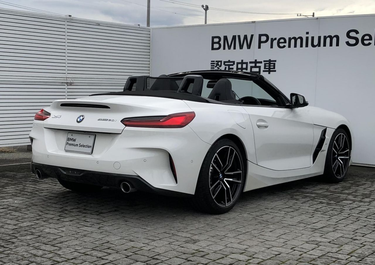 G29 z4 sDrive20i RHD