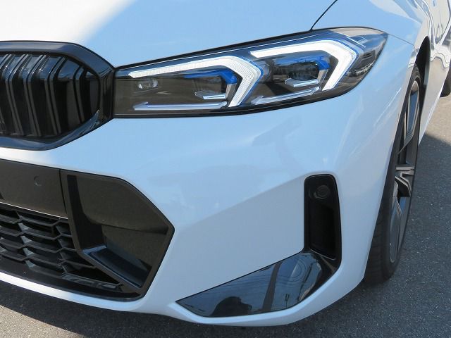 320d xDrive Berline RHD
