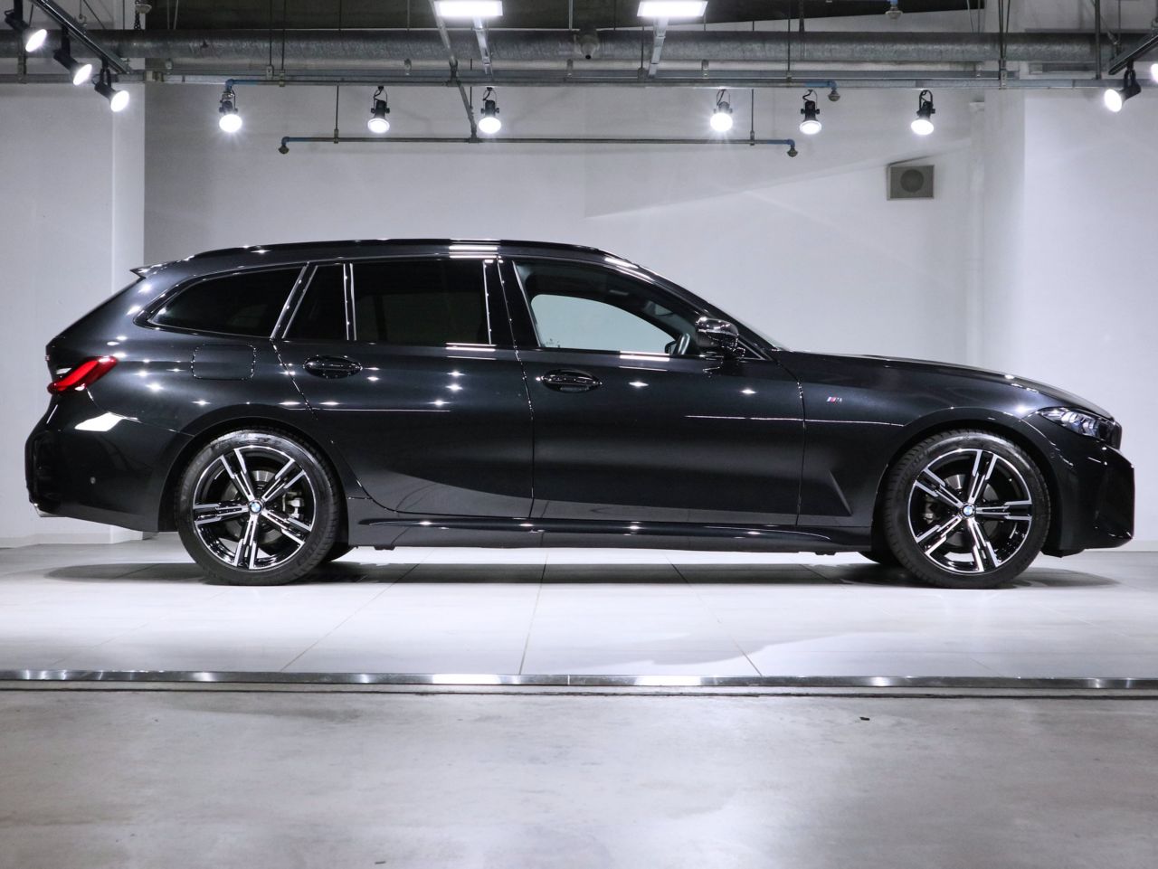 318i Touring RHD