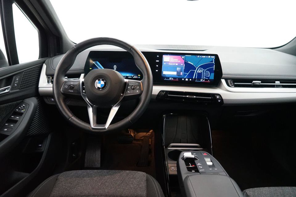 BMW 218