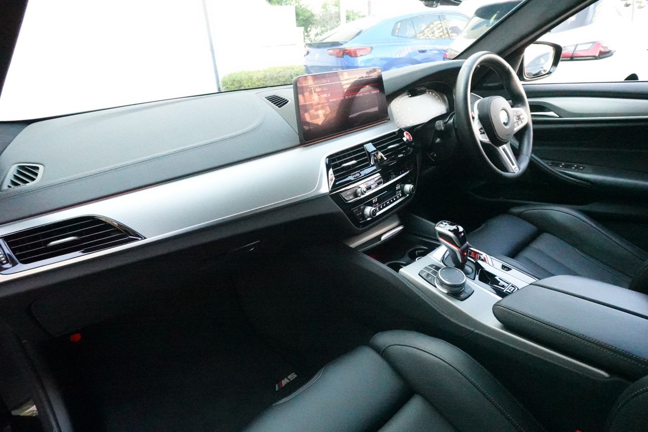M5 Sedan RHD
