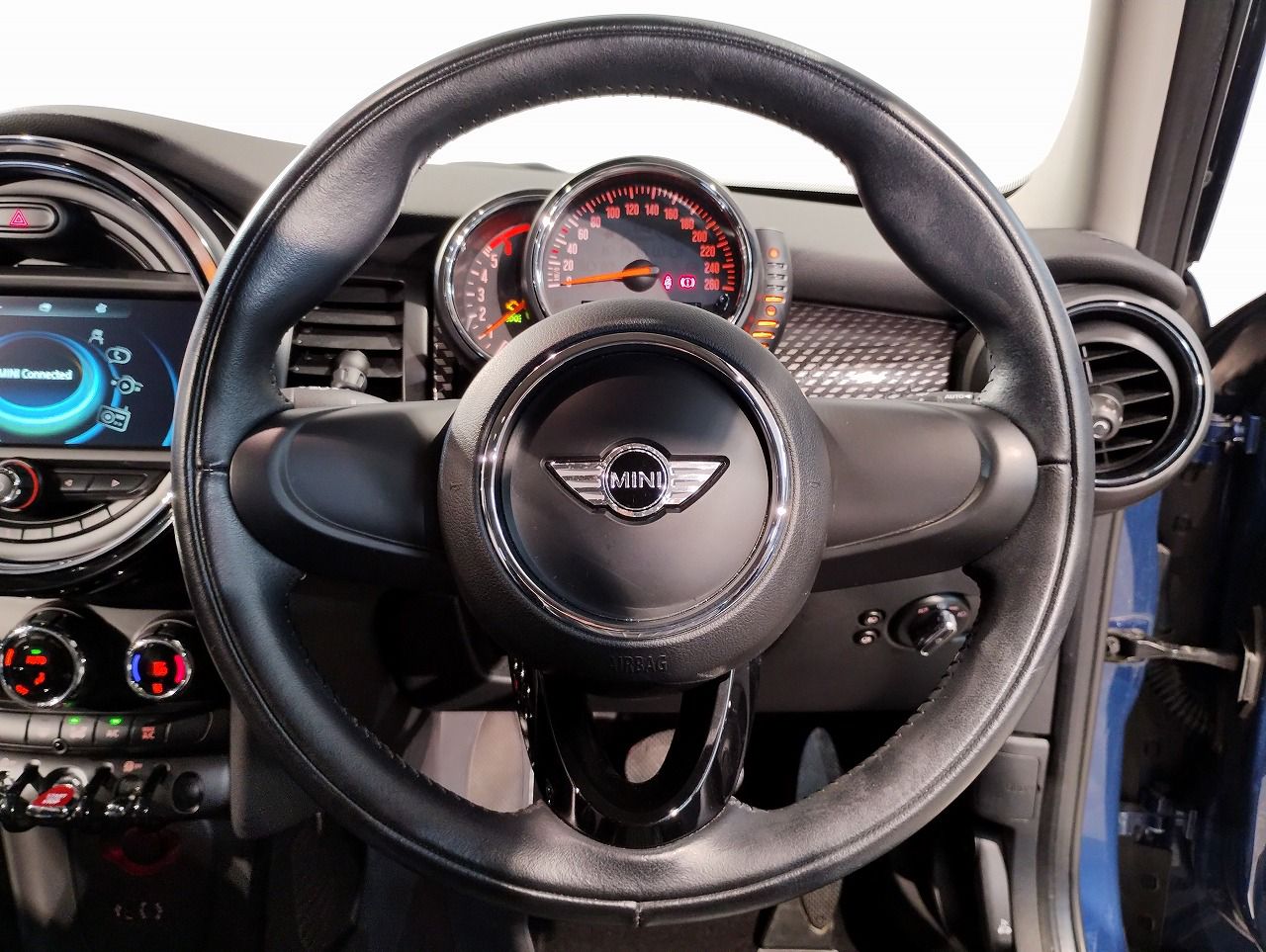 F55 COOPER S D(AT)