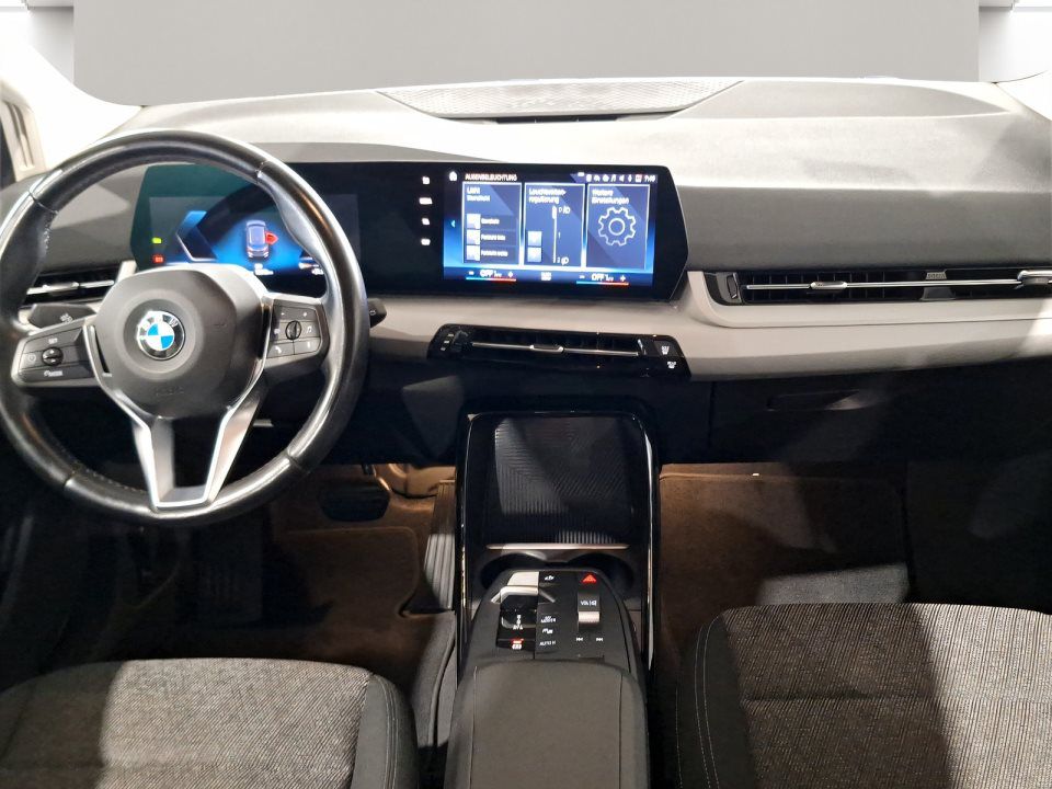 BMW 218
