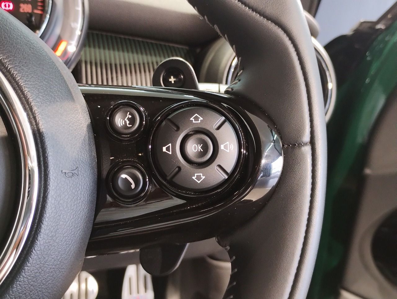 F55 COOPER S D(AT)