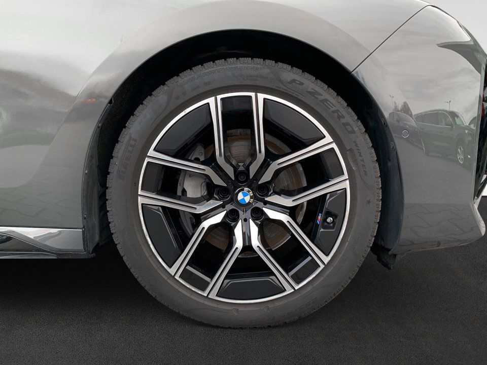 BMW 740