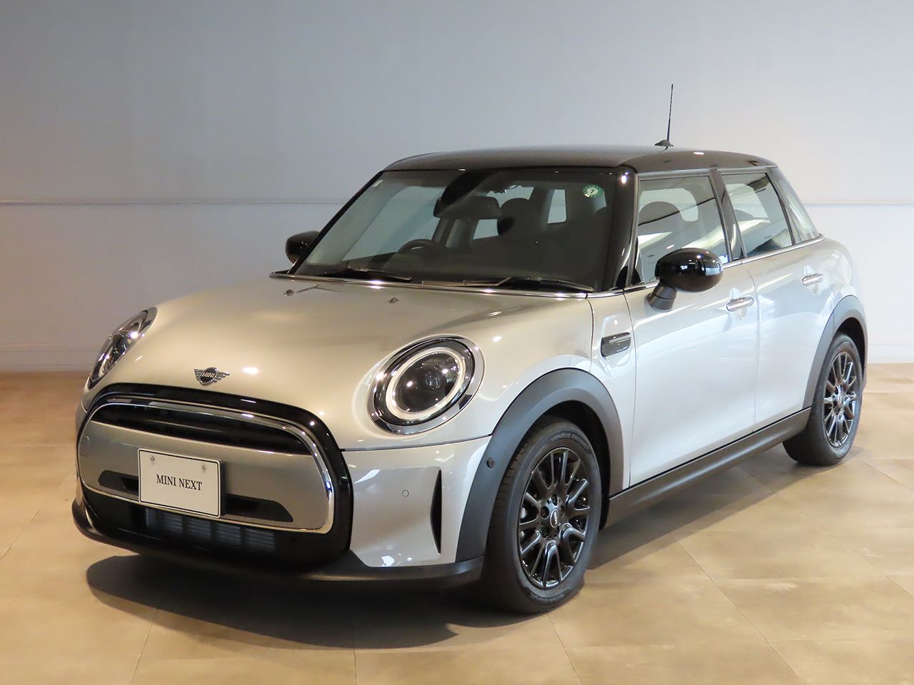 MINI COOPER D 5 DOOR.