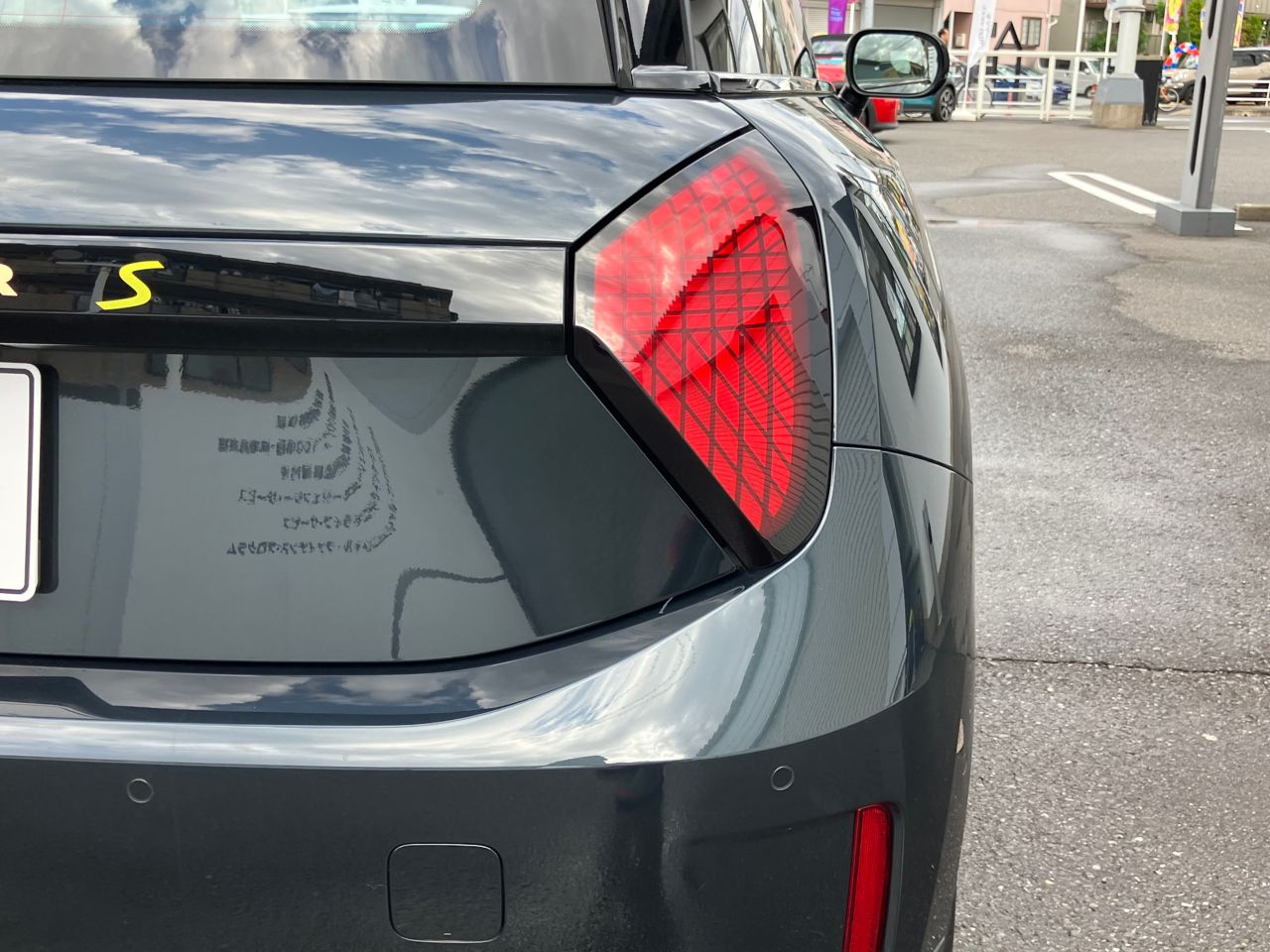 J01 MINI Cooper SE
