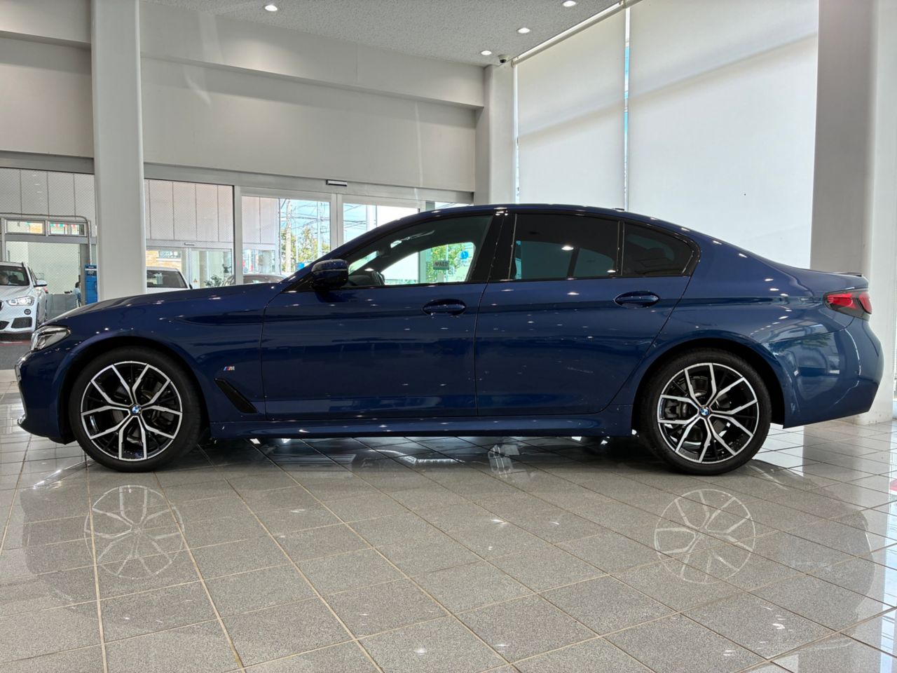 520d xDrive Sedan RHD