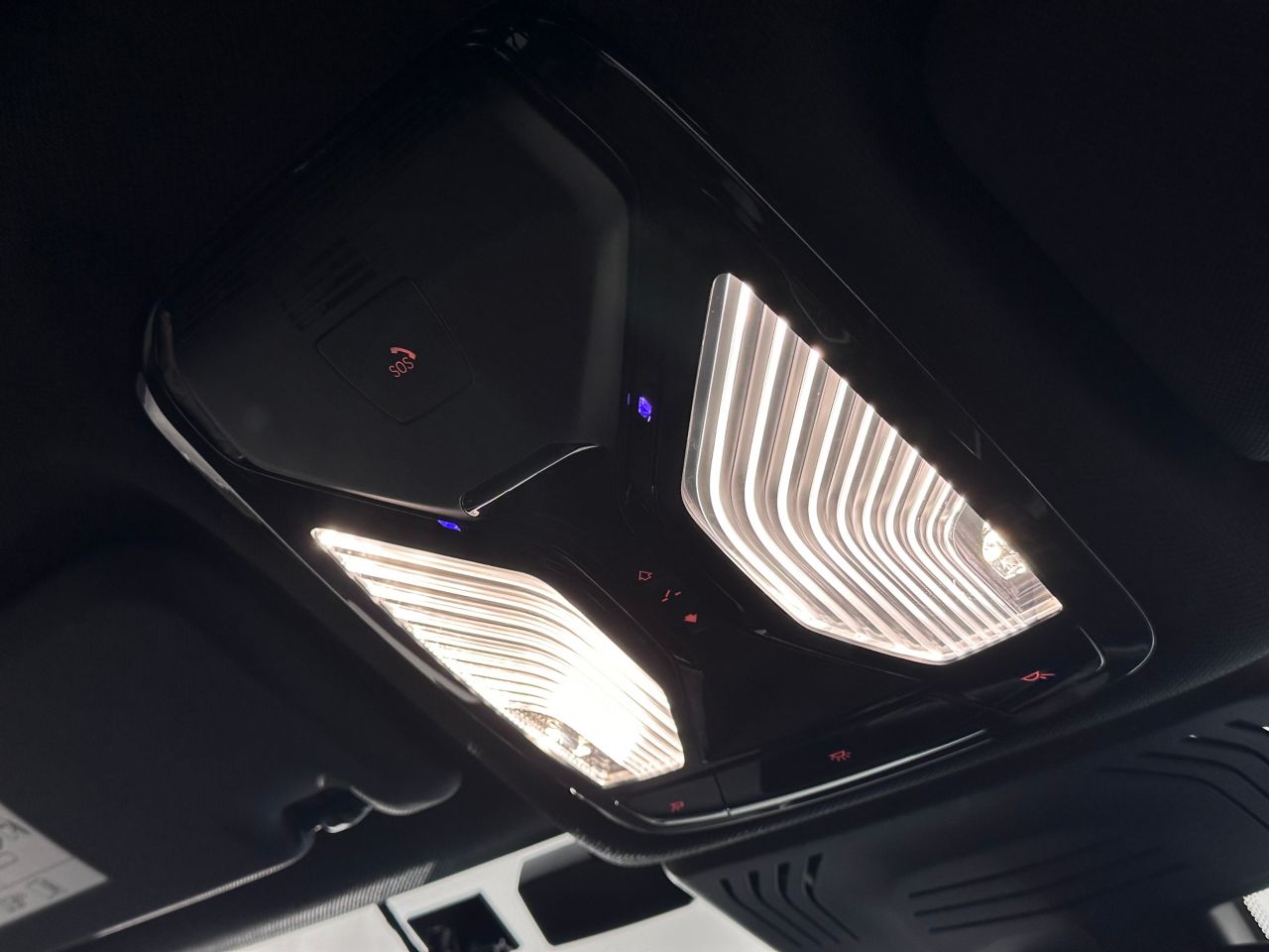 G02 X4 M40i RHD LCI