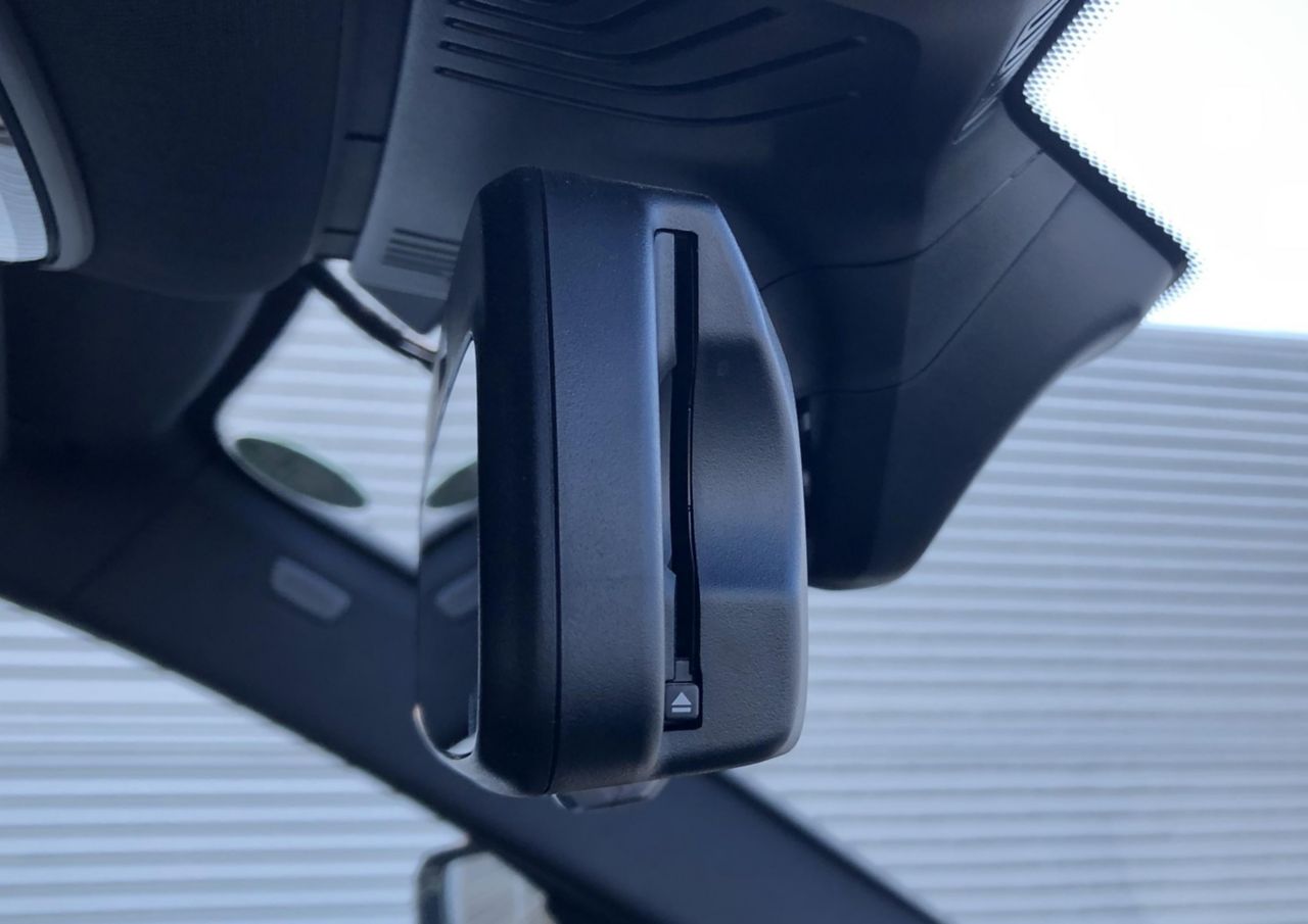 520d xDrive Sedan RHD