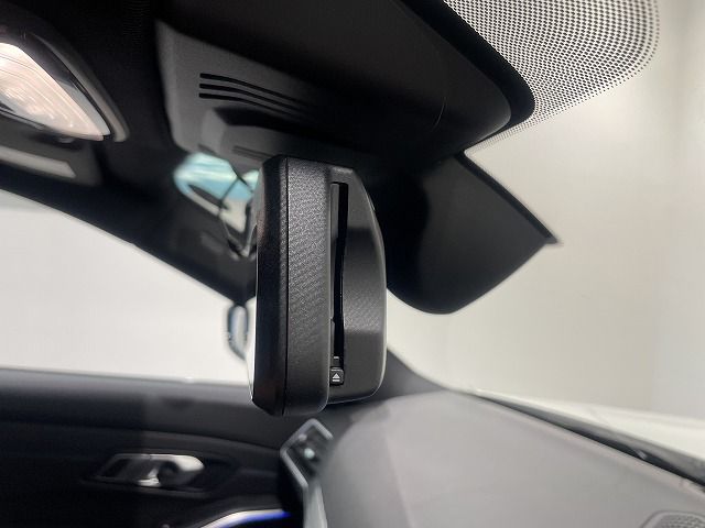 G21 320i RHD