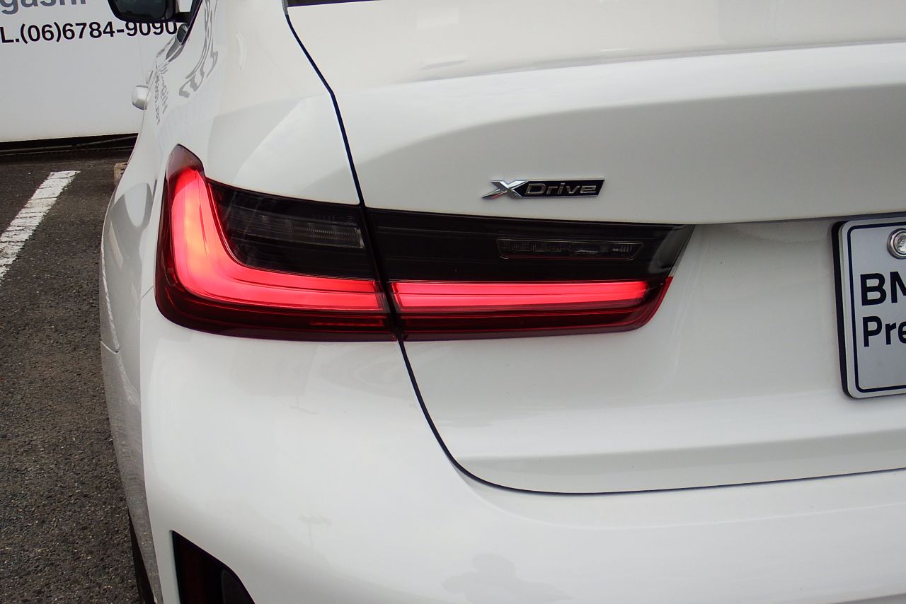 320d xDrive Berline RHD