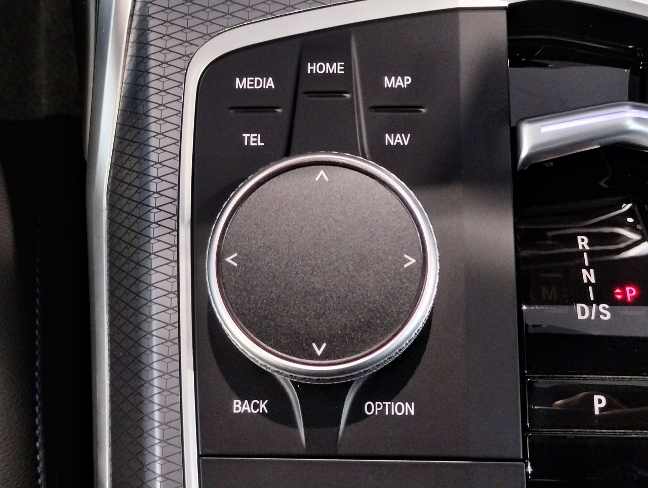 320d xDrive Berline RHD